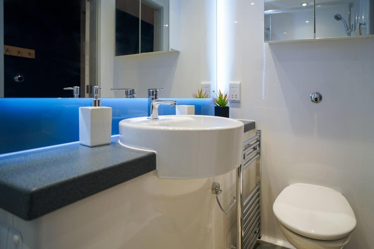 Bright Modern Studios And Private Bedrooms With Shared Kitchen At Straits Meadow Near Edinburgh City Centre Edimburgo Exterior foto